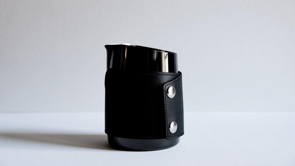 WPM - HANDLESS PITCHER SHARP SPOUT BLACK 450ML